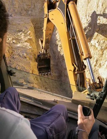 Strategic Market Entry for a Gold Processing Equipment Supplier 